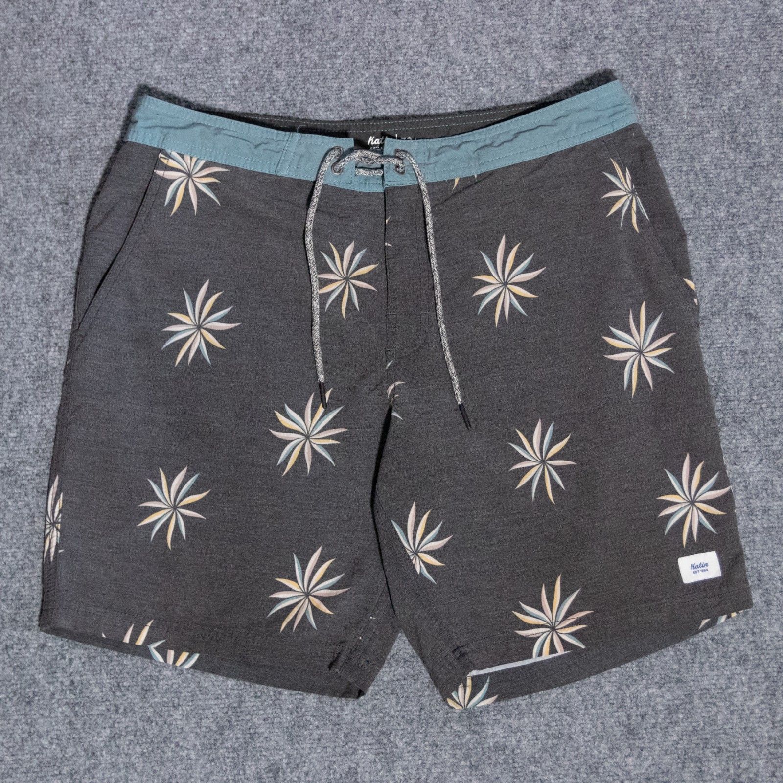 Katin Valance Hybrid Swim Trunks Mens 32 Gray Floral Board Shorts 7.5" Huckberry